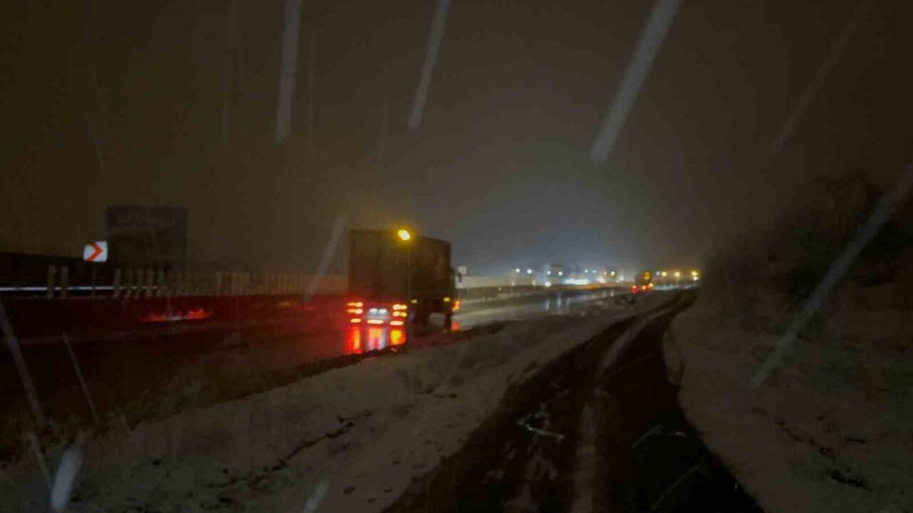 Meteoroloji Genel Müdürlüğü’nün uyarılarının ardından Düzce genelinde etkili olan kar