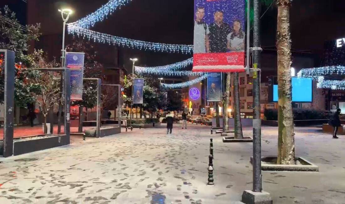 İstanbul’da günlerdir beklenen kar yağışı, Esenyurt başta olmak üzere kentin