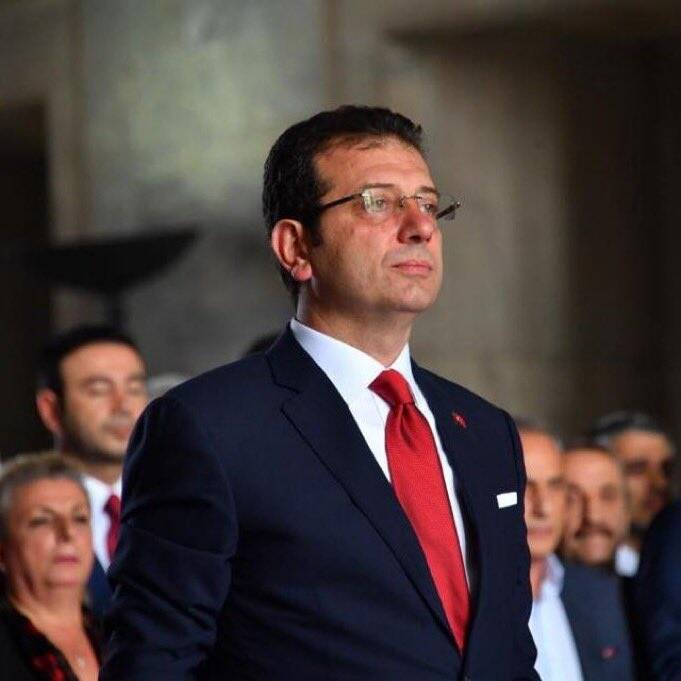 İstanbul Büyükşehir Belediye Başkanı Ekrem İmamoğlu, terörle ilişkilendirilen meclis üyeleri