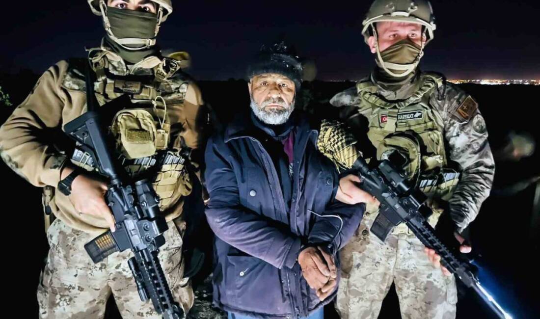 Adana’da oğlunun ölümünden sorumlu tuttuğu gelini ile birlikte gelininin annesi