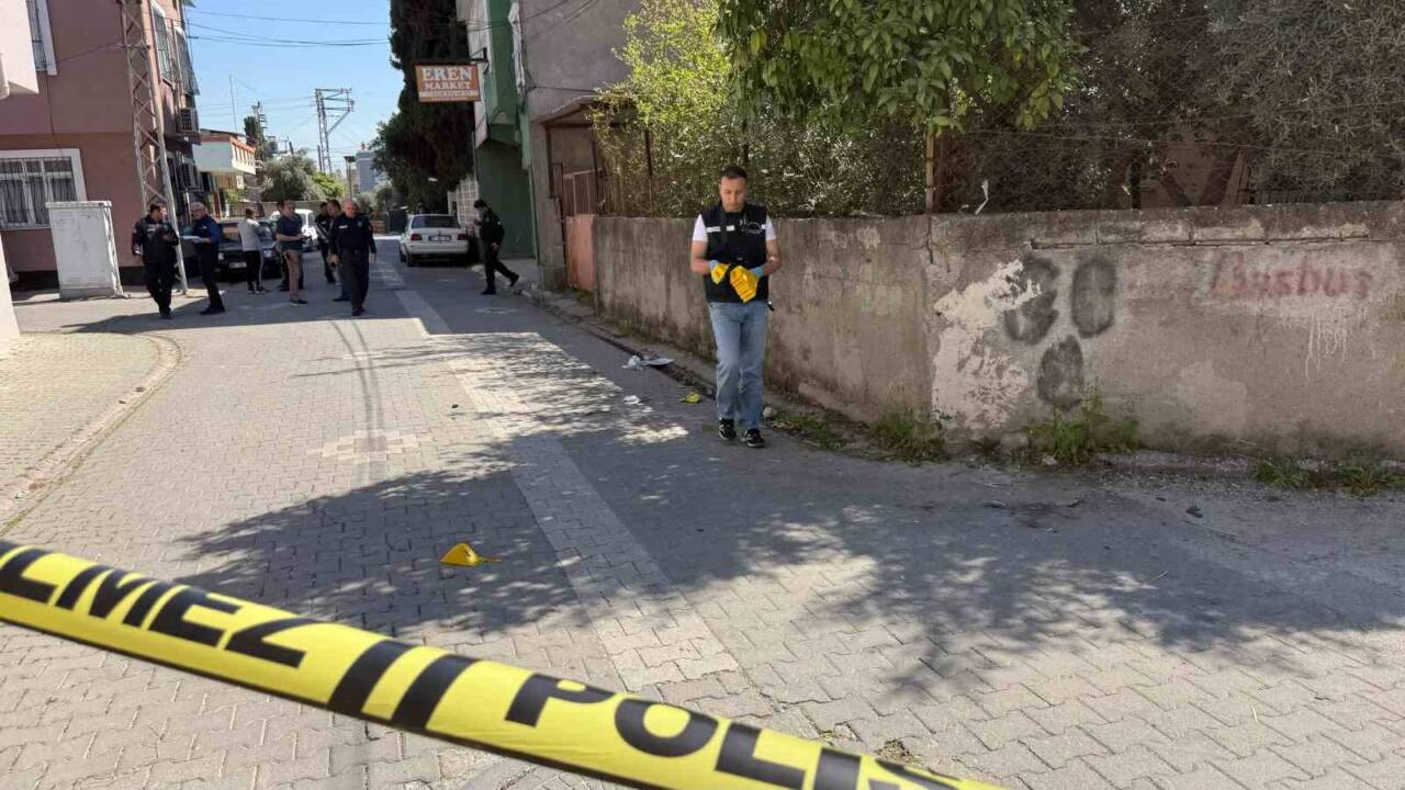 Adana’da bir damat, ayrılma aşamasında olduğu eşinin ailesinin evini basarak