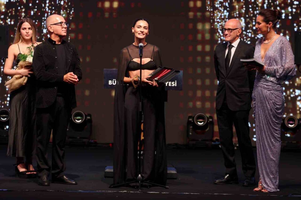 Uluslararası Antalya Altın Portakal Film Festivali’nde ‘Onursal Nişan’a layık görülen