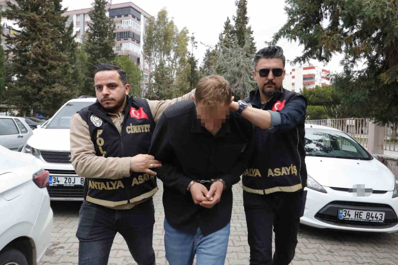 Antalya'da Oğuzhan A. (27), tartışma sonrası 65 yaşındaki babası Süleyman
