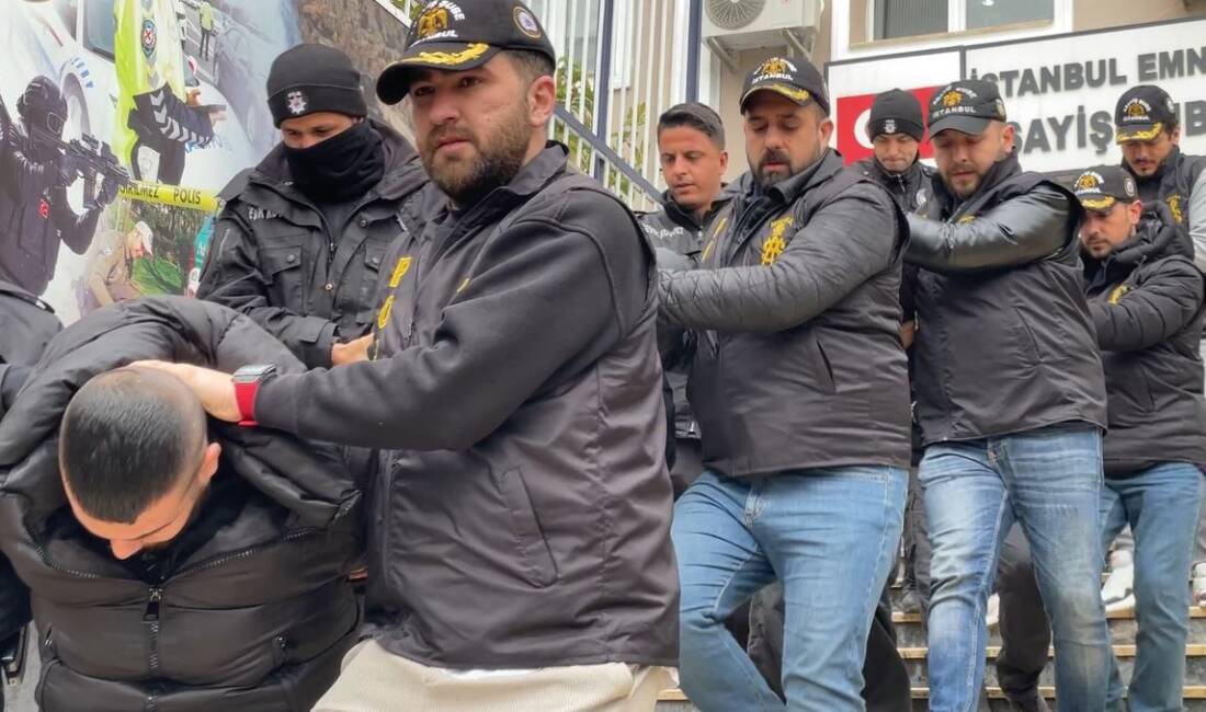 Arnavutköy’de, aynı gün içerisinde iki iş yerine motosikletli şahıslar tarafından