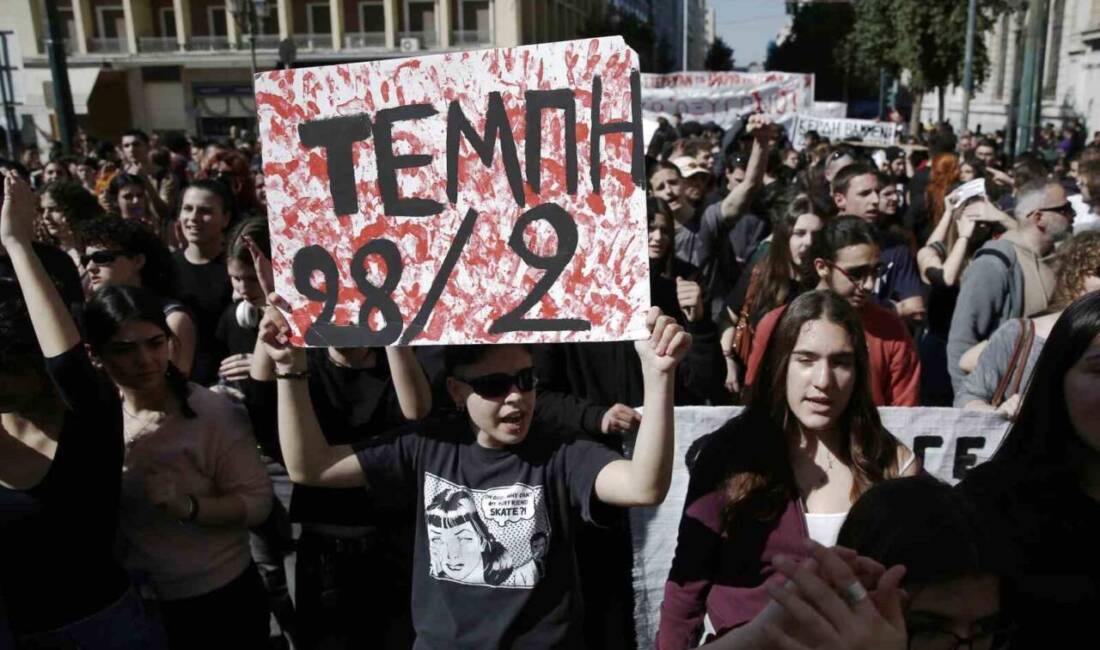 Yunanistan’da Başbakan Kyriakos Miçotakis hükümetine verilen gensoru önergesi parlamento yapılan