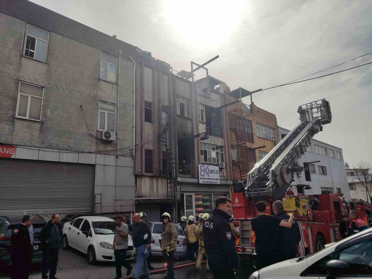 Bayrampaşa’da iplik üretimi yapılan bir işyerinde mesai saati sırasında çıkan