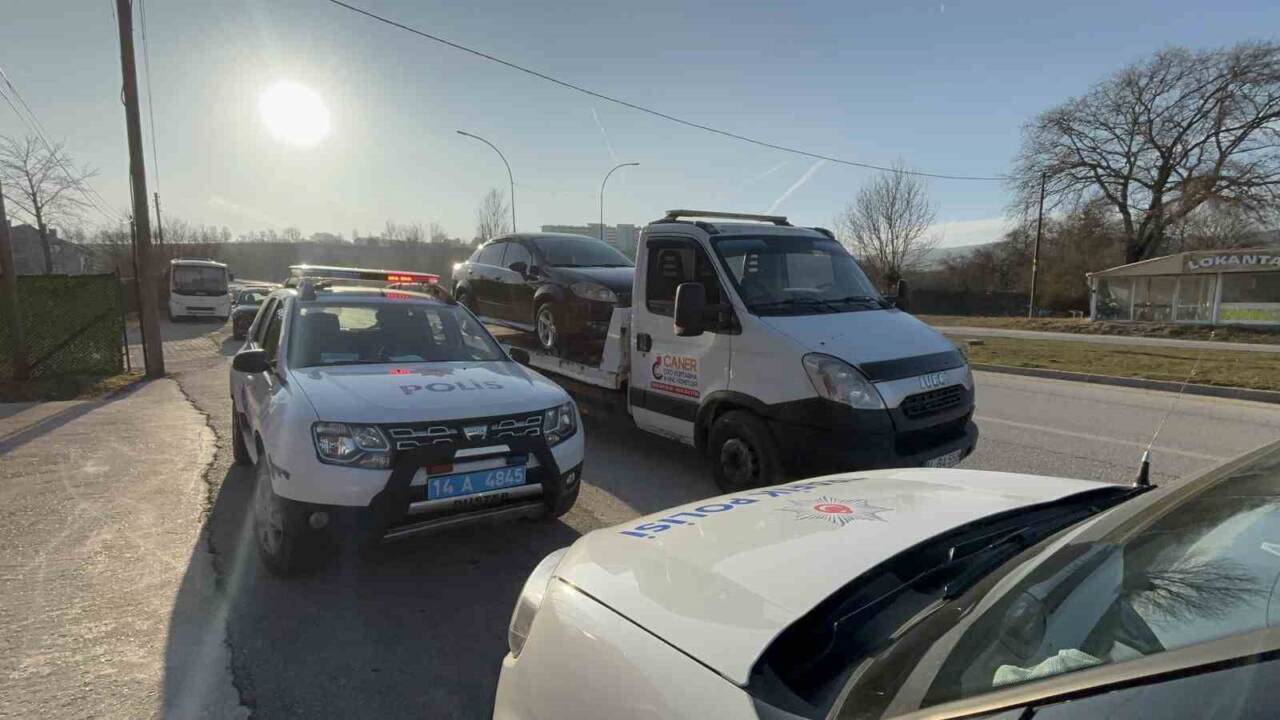 Bolu’da aracına çakar takan sürücüye trafik polisleri tarafından 138 bin