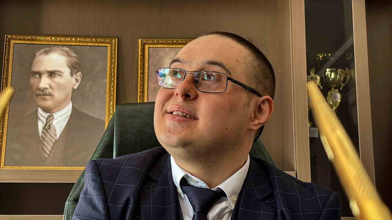 Bolu'da 27 yaşındaki down sendromlu Çağrı Özkoparan, Dünya Down Sendromlular