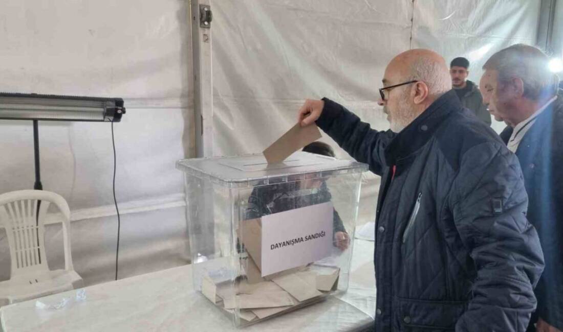 CHP, Cumhurbaşkanlığı adaylığı için ön seçim oy verme sürecini başlattı.