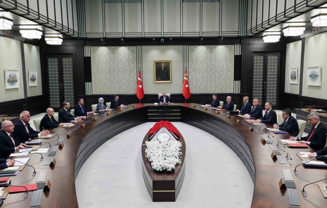 Cumhurbaşkanı Recep Tayyip Erdoğan, Beştepe'de Cumhurbaşkanlığı Kabinesi'ni bir araya getirerek
