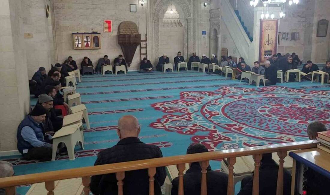 Diyarbakır’ın Silvan ilçesindeki asırlık Selahaddini Eyyubi Camii, 9 asırdır mukabele