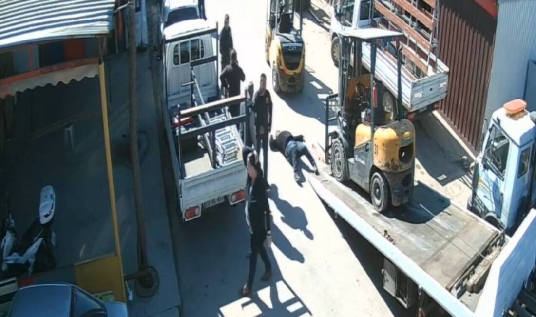 Edirne Sanayi Sitesi’nde forkliftlerin arasına giren bir işçinin feci şekilde