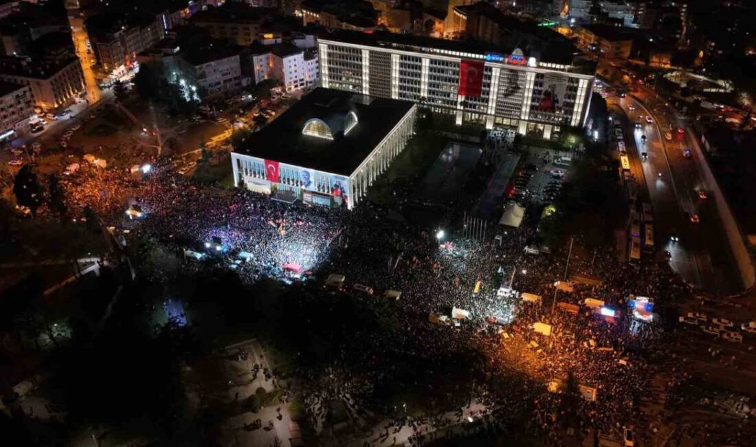 İstanbul Büyükşehir Belediye Başkanı Ekrem İmamoğlu, yürütülen iki ayrı soruşturma