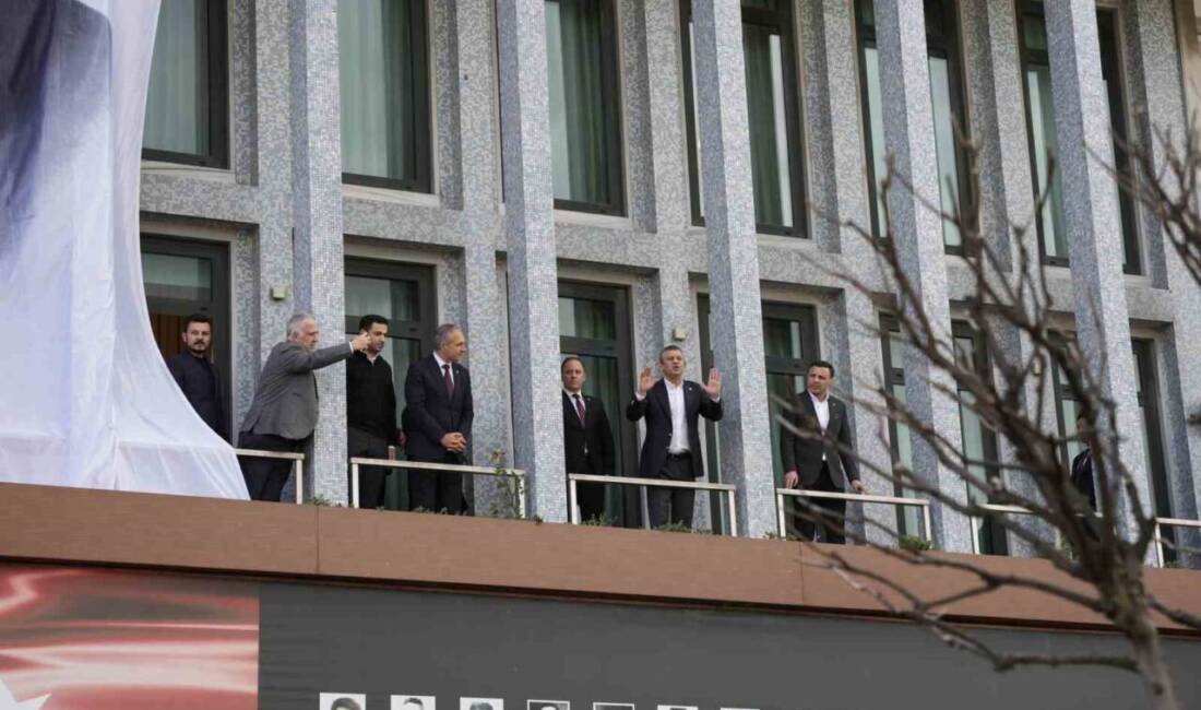 Cumhuriyet Halk Partisi (CHP) Genel Başkanı Özgür Özel, Ekrem İmamoğlu’nun