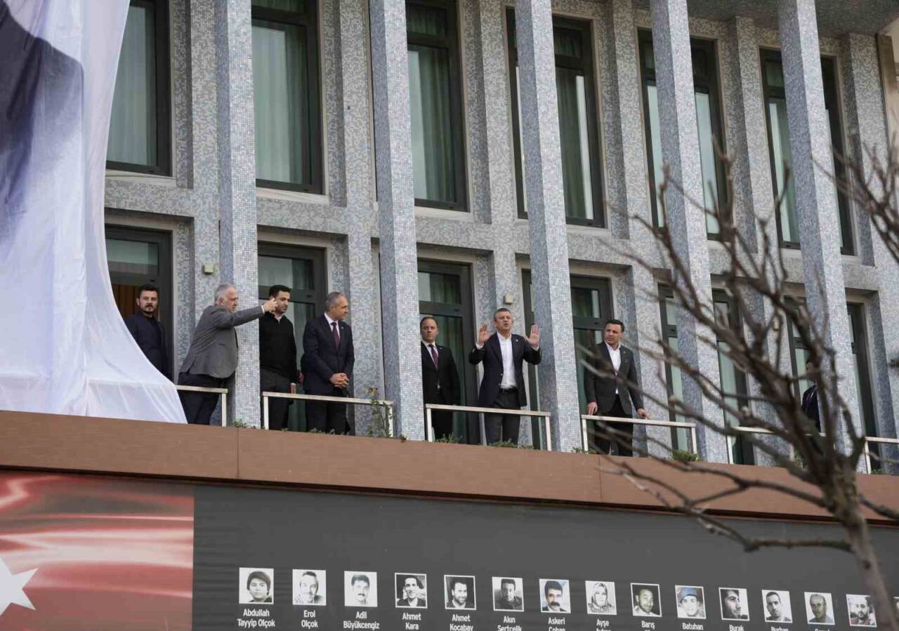 Cumhuriyet Halk Partisi (CHP) Genel Başkanı Özgür Özel, Ekrem İmamoğlu’nun