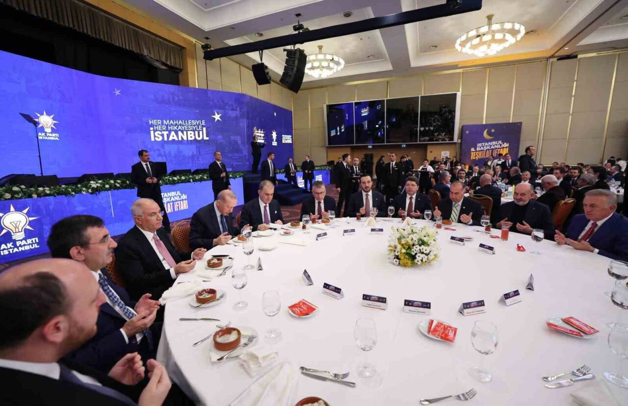 Cumhurbaşkanı Recep Tayyip Erdoğan, CHP'nin halkın taleplerine uzaklaştığını ve yolsuzluklarla