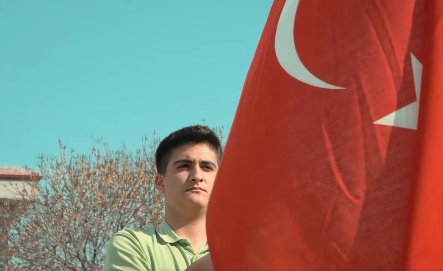 Erzincan’da Mehmetçik Ortaokulu öğrencileri İstiklal Marşı’nın kabulünün 104. yıl dönümünde