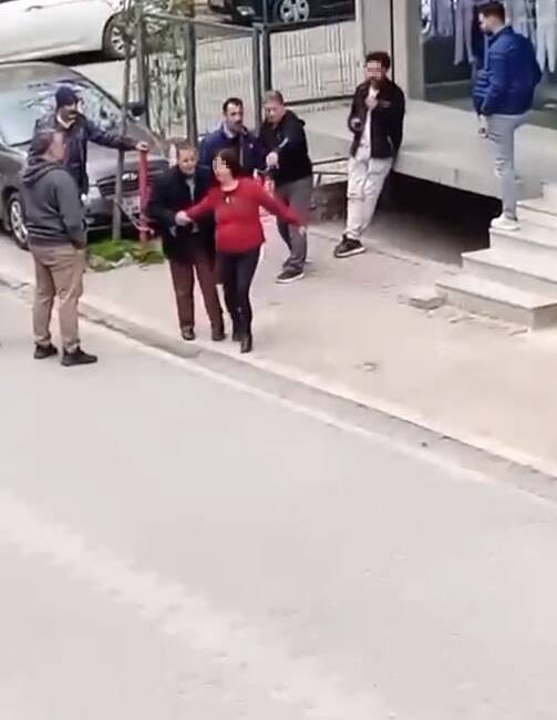 İstanbul Esenyurt’ta bir şahıs, sokakta tanımadığı kadını takip ettiği gerekçesiyle