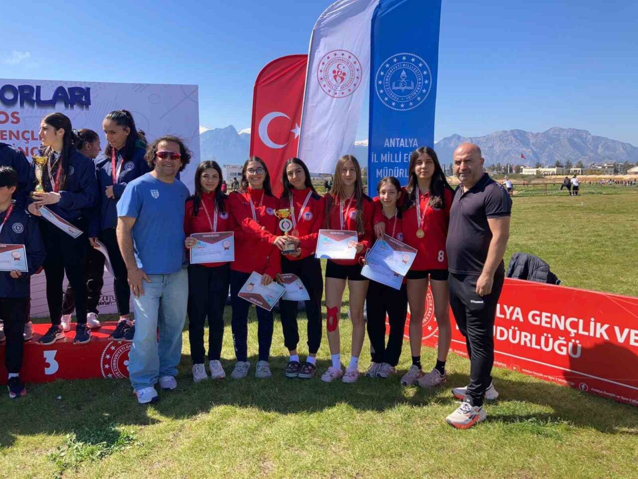 Antalya, İstanbul ve Mersin’de gerçekleştirilen spor organizasyonlarına katılım sağlayan Eskişehirli