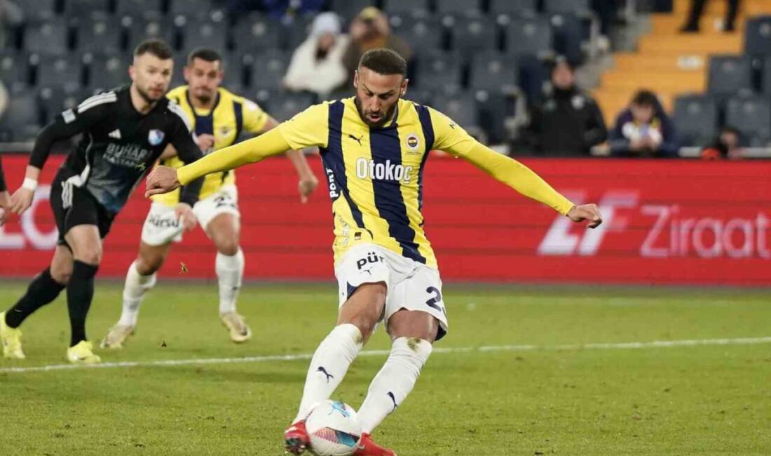 Fenerbahçe, Cenk Tosun'un takımda kalmasına karar verdi ve Teknik Direktör