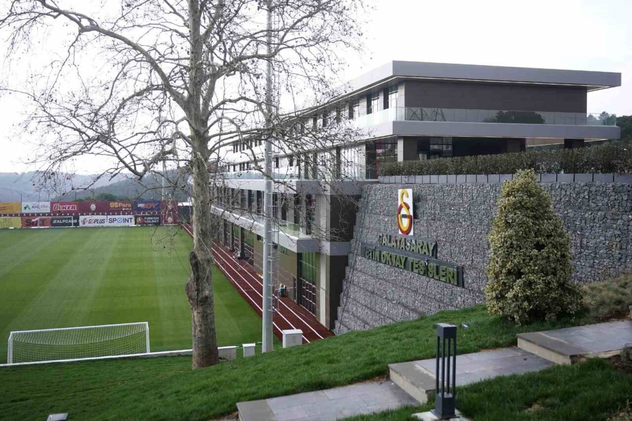 Galatasaray Spor Kulübü, Kemerburgaz'daki Metin Oktay Tesisleri'ni basına tanıttı. Yönetim