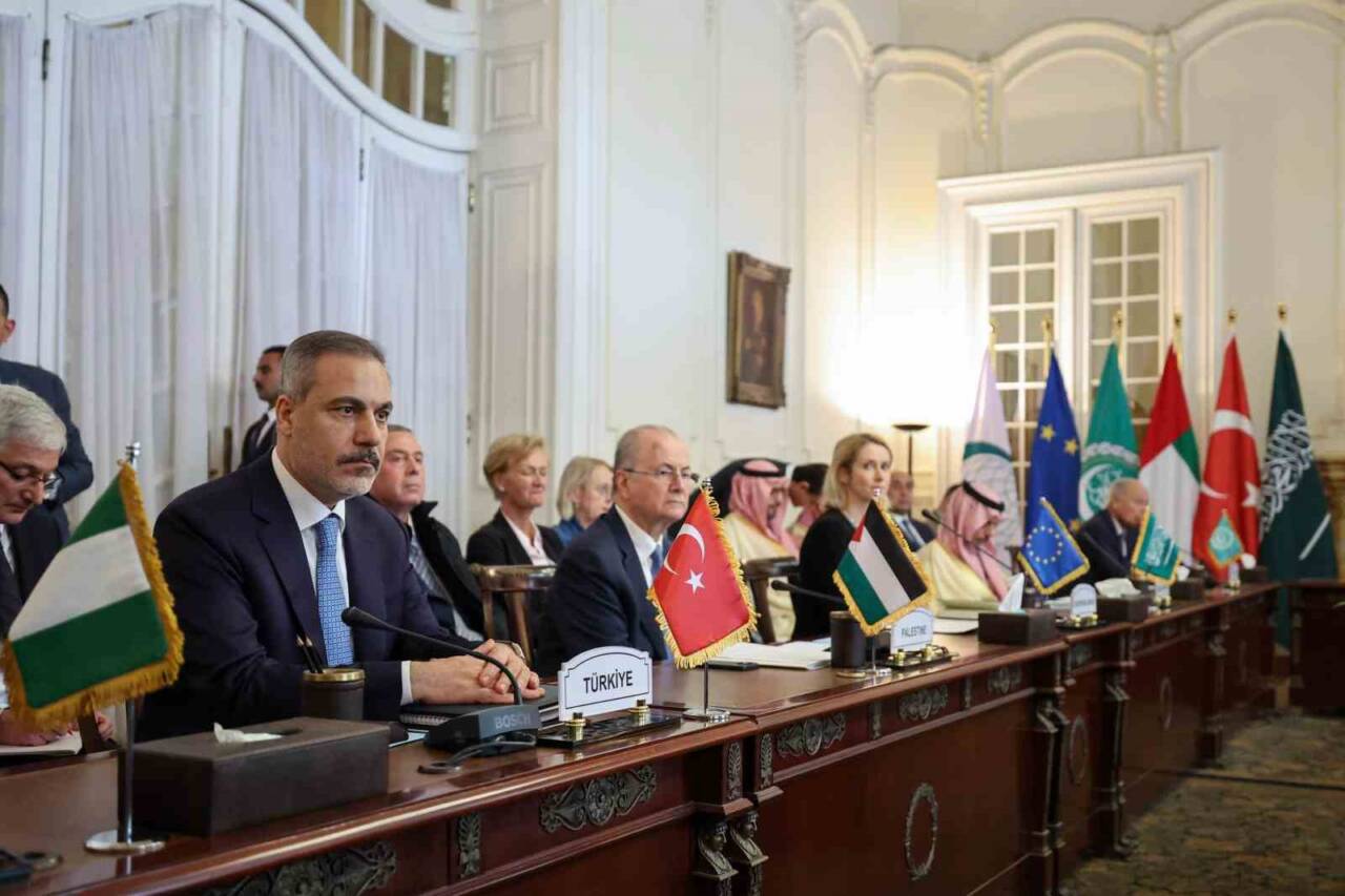 Dışişleri Bakanı Hakan Fidan, Kahire'de düzenlenen İslam İşbirliği Teşkilatı ve