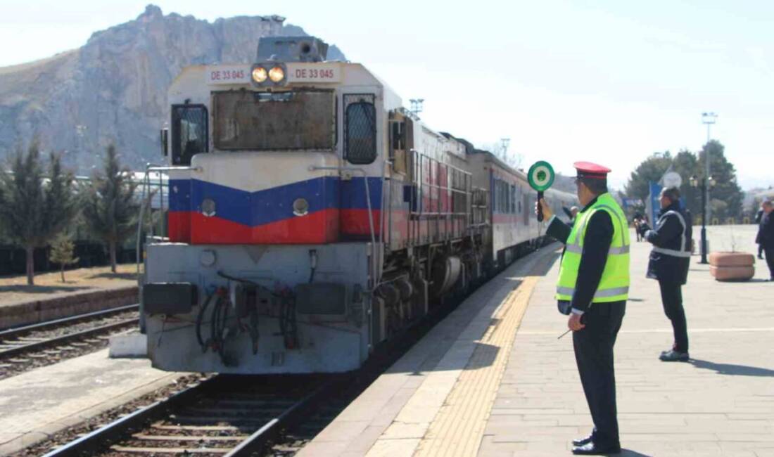 Ülkelerindeki 13 günlük Nevruz tatilini Türkiye’de geçirmek isteyen İranlı turistler,