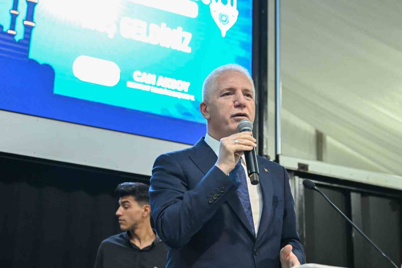 İstanbul Valisi Davut Gül, Ramazan ayının dokuzuncu gününde orucunu Esenyurtlu