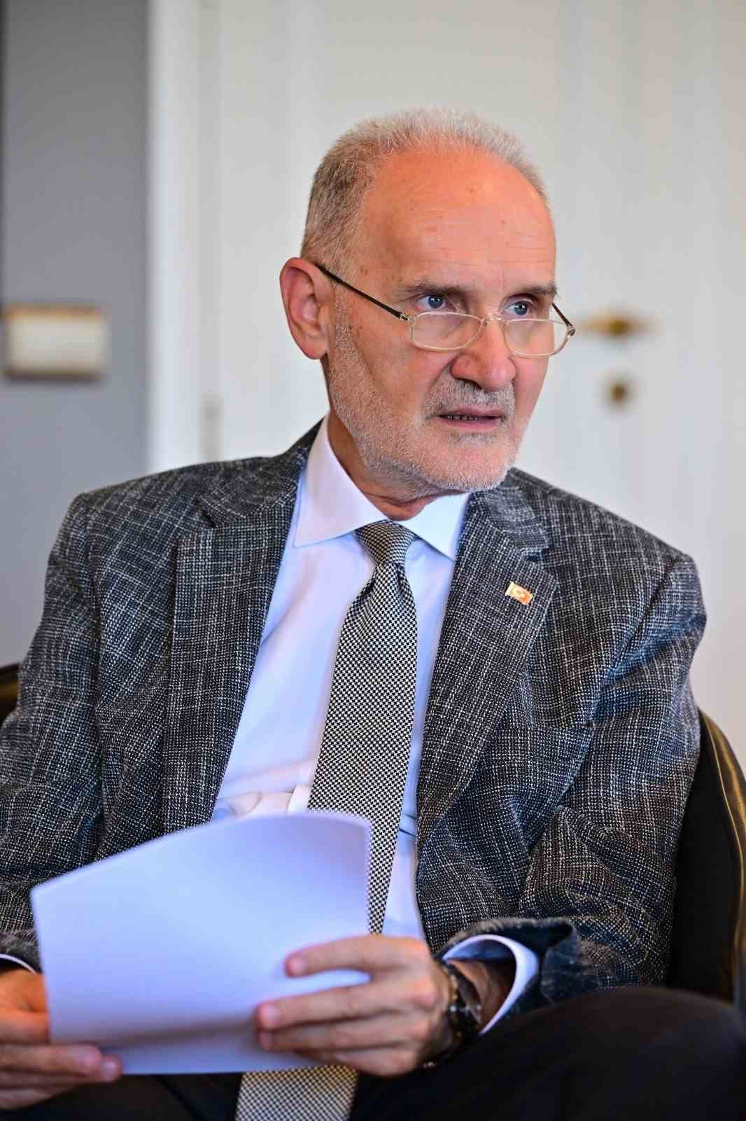 Türkiye’nin rezervlerinin çok daha iyi bir noktada olduğunu belirten İstanbul