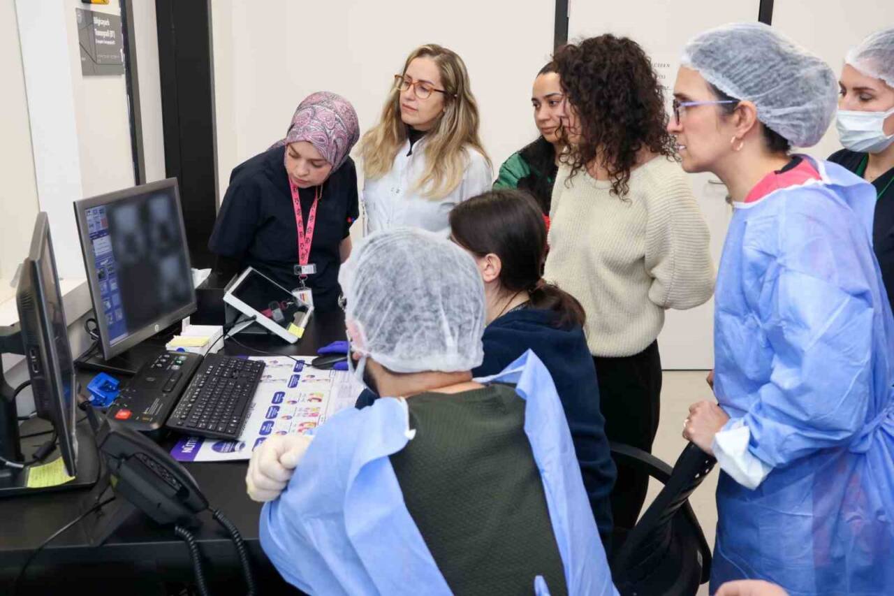 İzmir Şehir Hastanesinde, nadir görülen vajen kanseri tanısı alan 68