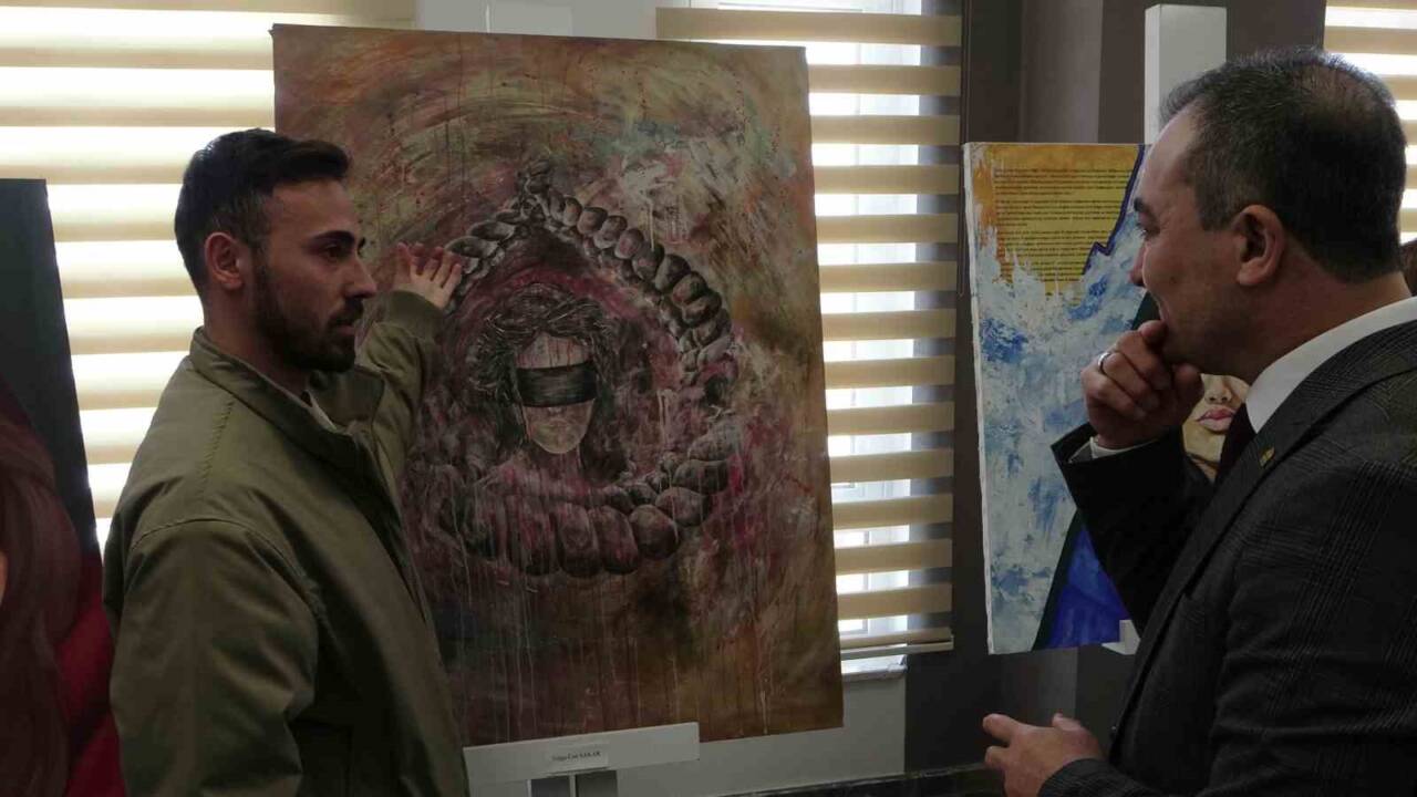 Çorum’da üniversite öğrencileri, 8 Mart Dünya Kadınlar Günü dolayısıyla yaptıkları