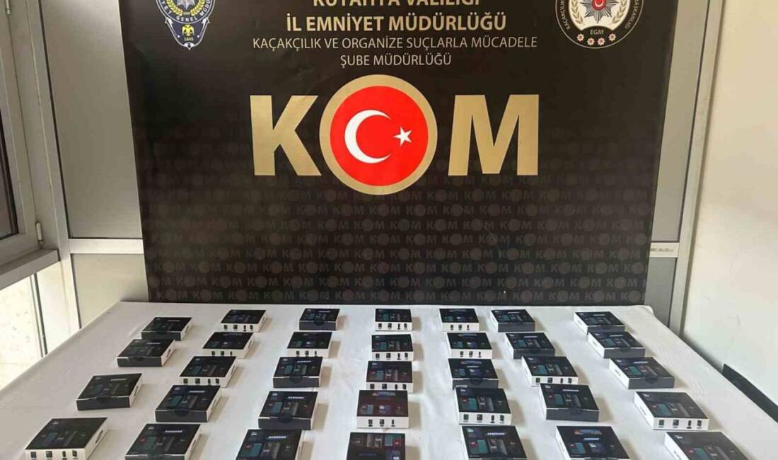 Kütahya’da bir şahsın adına gelen kargoda yapılan aramada 34 adet