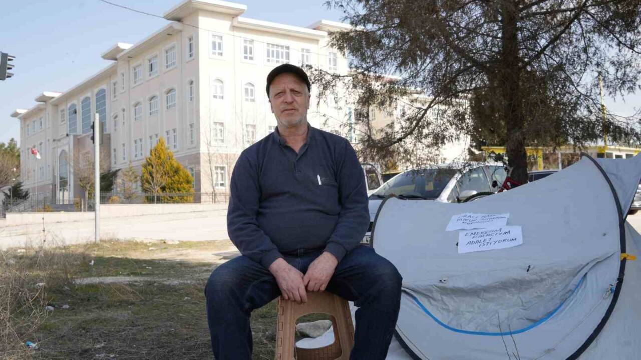 Burdur’da bir kişi, kira bedelinin yüksek oranda artırılmasını protesto etmek