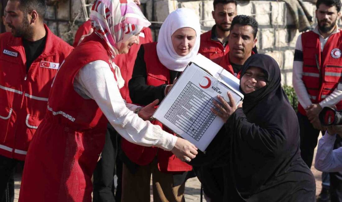 Türk Kızılay ekibi, Suriye’nin İdlib kentindeki Al Şami Engelli Kampı’nı