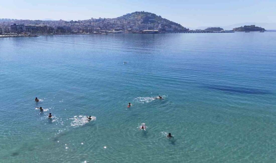 Kuşadası'nda sıcak hava etkili oldu, termometreler 29 dereceyi gösterdi. Mart