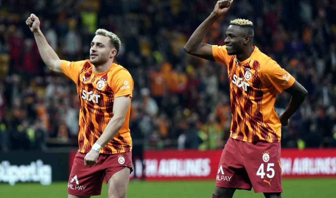 Galatasaray’da, Antalyaspor maçının ardından Victor Osimhen ile Barış Alper Yılmaz,
