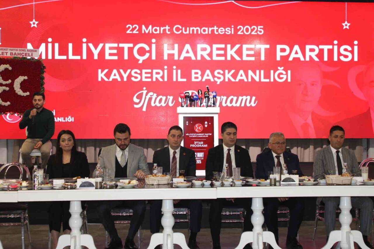 Milliyetçi Hareket Partisi (MHP) Genel Başkan Yardımcısı İsmail Özdemir, İstanbul'daki