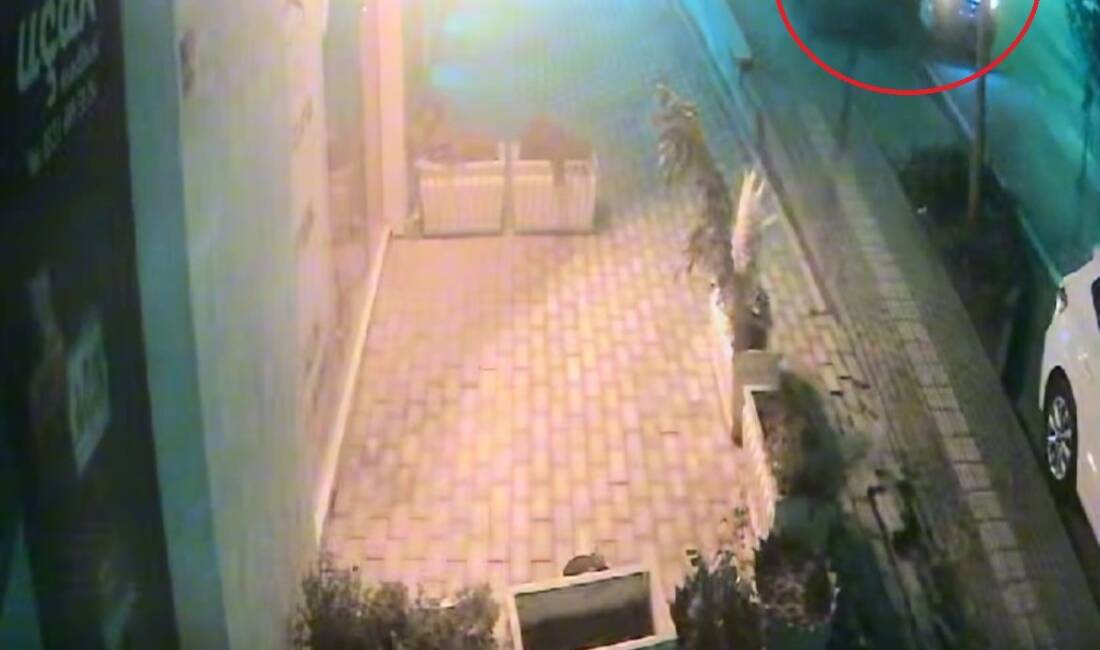 Bursa’da bir kişi husumetlisi olan şahısların oturduğu işletmeye otomobille gelip