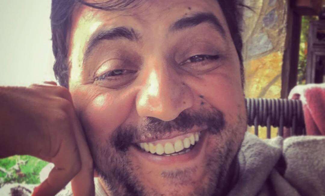 Ünlü oyuncu Şinasi Yurtsever 51 yaşında hayatını kaybetti. Oyuncu Şinasi