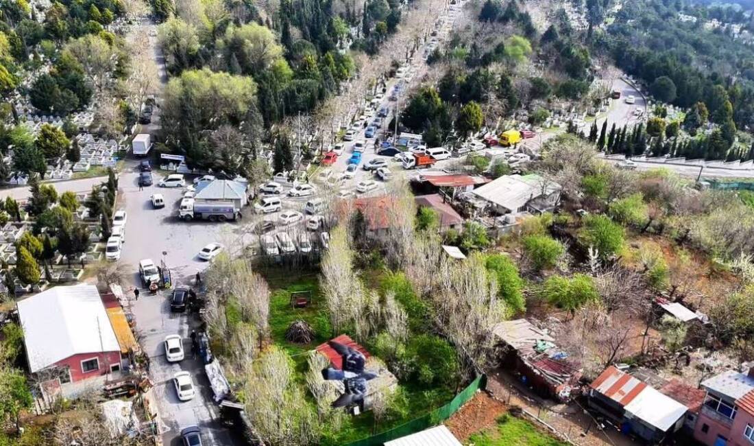 Ramazan Bayramı öncesi Sultangazi Yayla Mezarlığı'na olan yoğun ilgi nedeniyle
