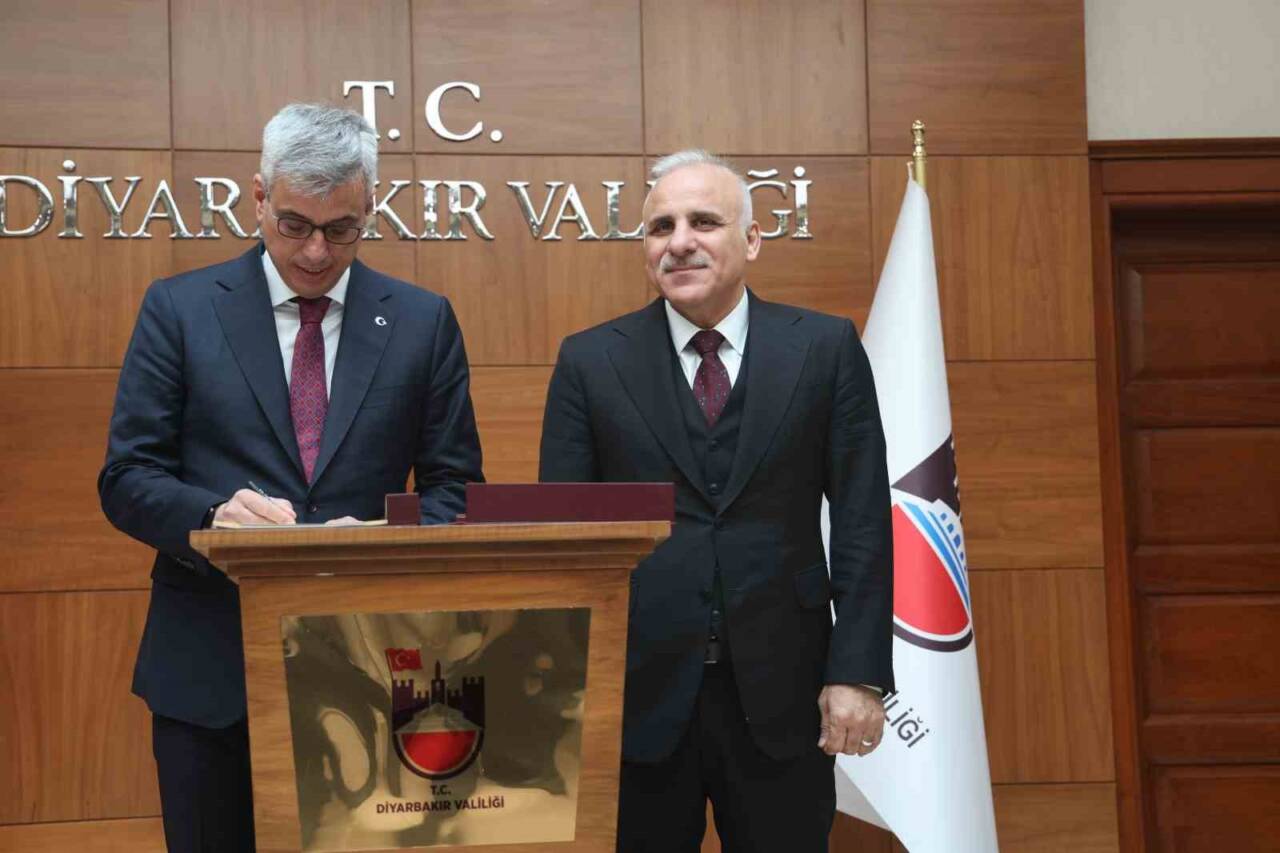 Diyarbakır Valiliğini ziyaret eden Sağlık Bakanı Prof. Dr. Kemal Memişoğlu,