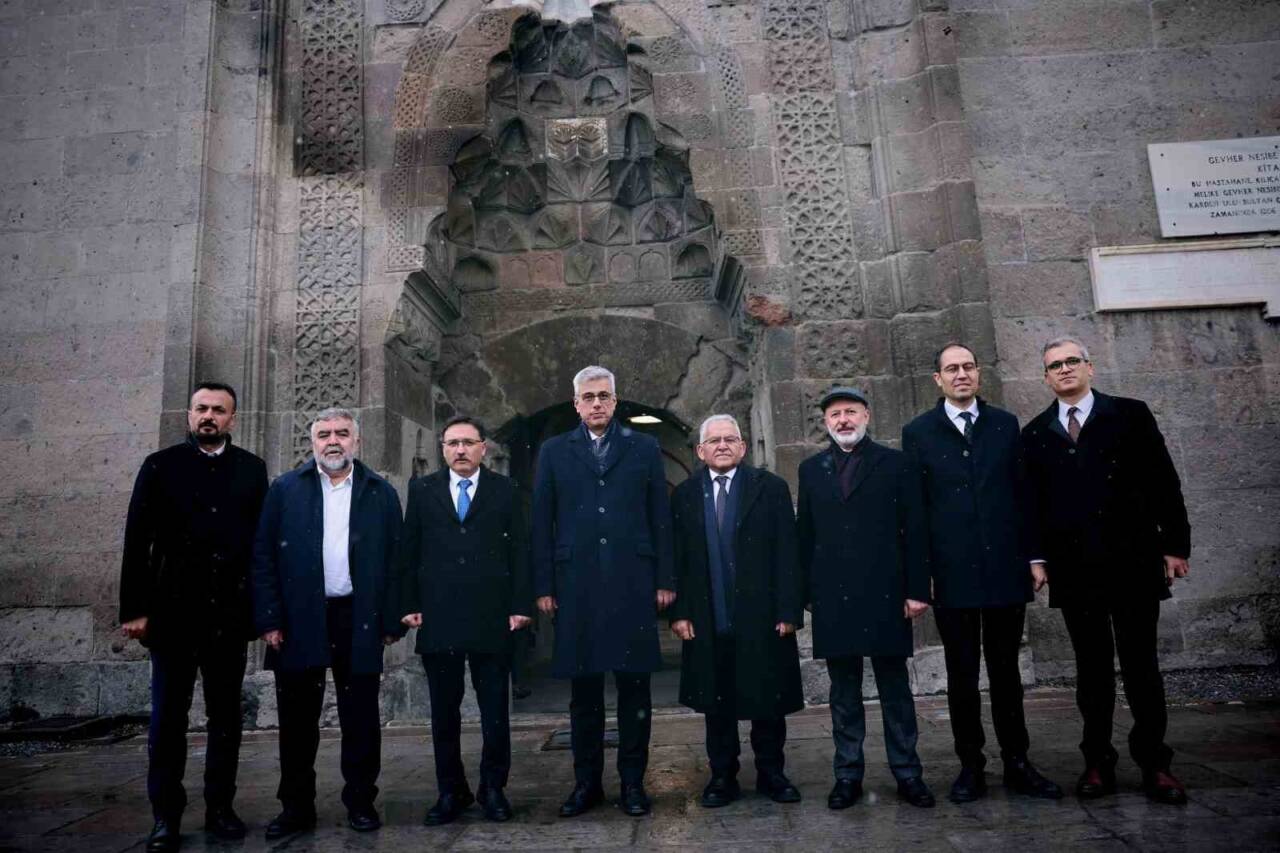 Sağlık Bakanı Kemal Memişoğlu, Kayseri'de Gevher Nesibe Tıp Tarihi Müzesi'ni