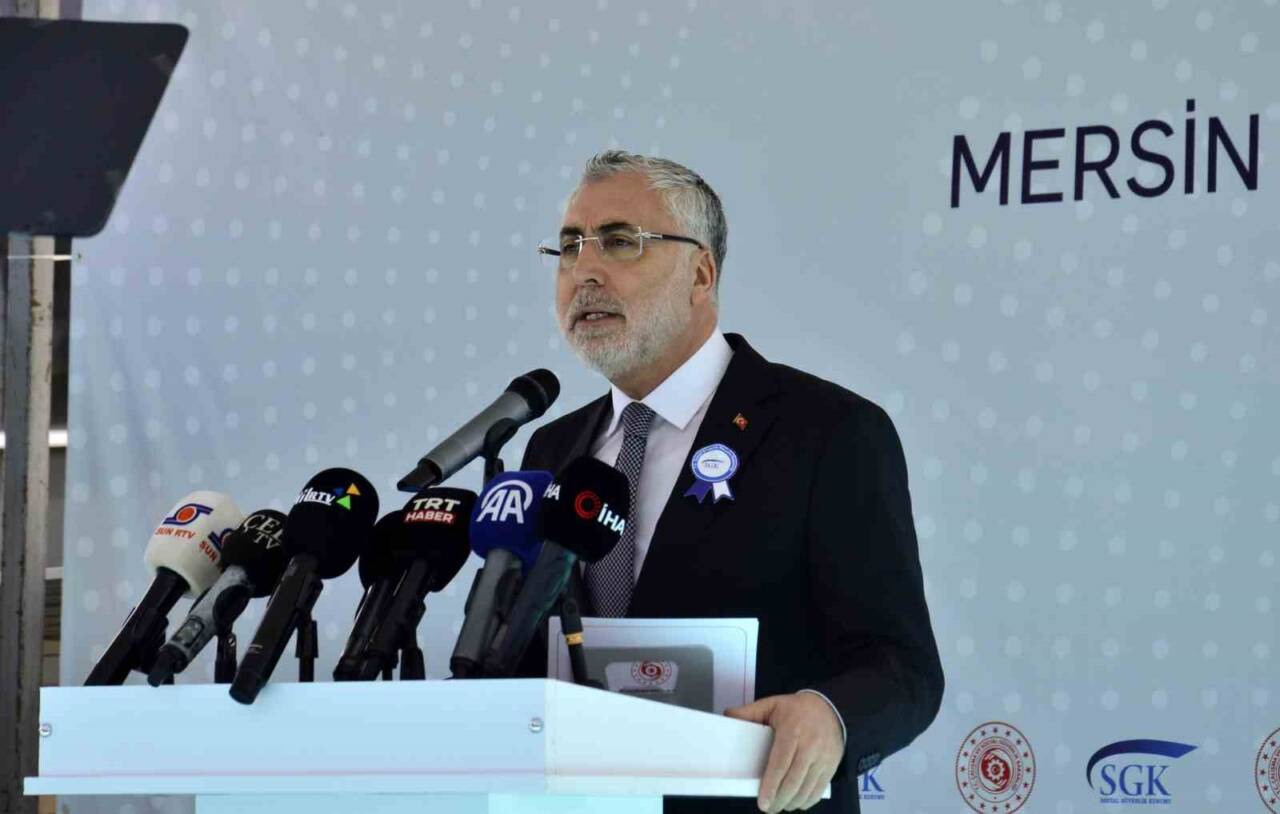 Çalışma ve Sosyal Güvenlik Bakanı Vedat Işıkhan, Mersin'de SGK'nın yeni