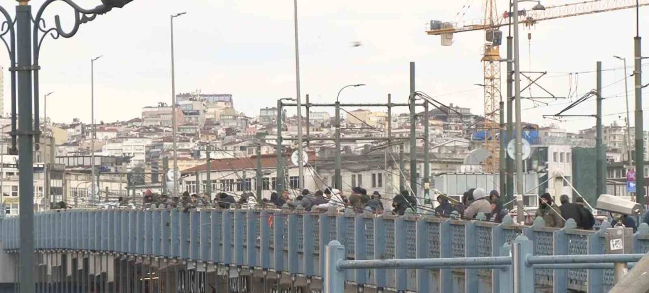 Doç. Dr. Aysun Altunkaş, sahil kesimlerinde olta balıkçılığının, dikkat edilmediğinde