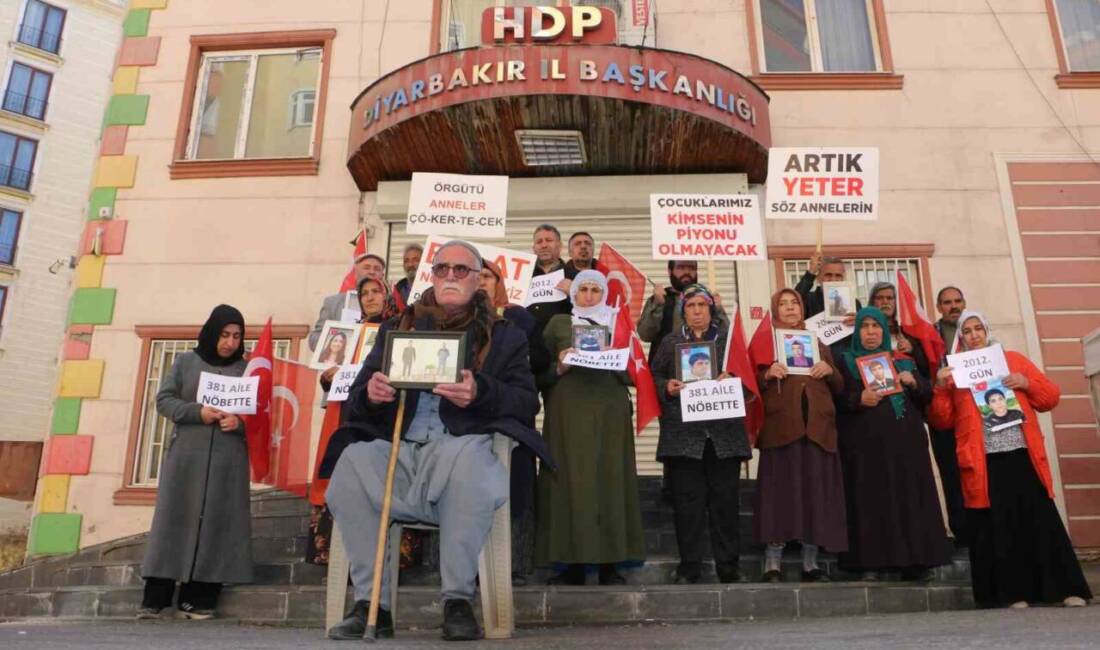 Diyarbakır’da eski HDP il binası önündeki evlat nöbetine 381’inci aile