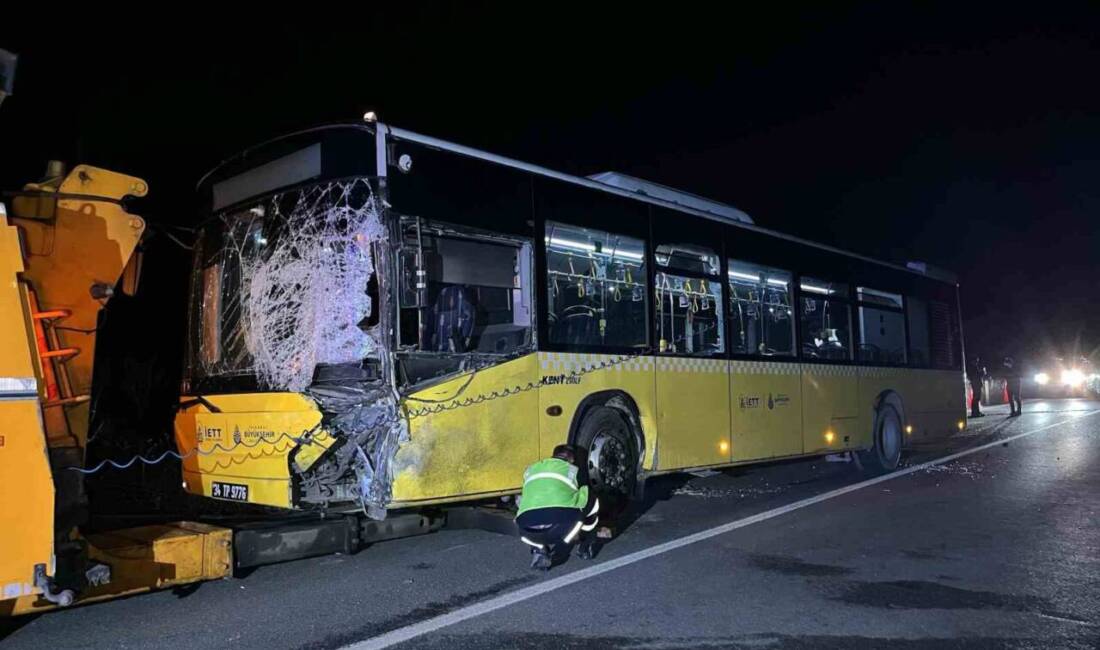 İstanbul Sarıyer’de İETT otobüsü ile hafif ticari aracın kafa kafaya