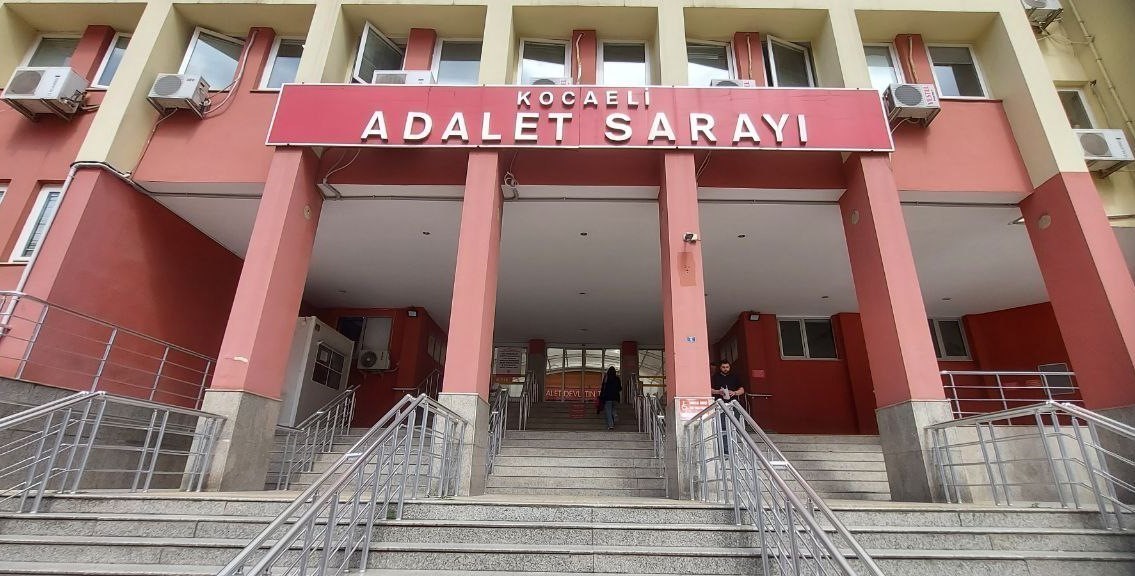 Kocaeli’de 14 yaşındaki kız çocuğunu 2 yıl boyunca sevgili olduklarına