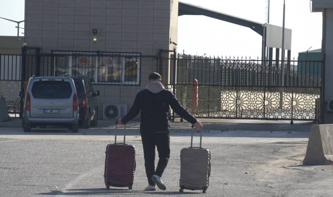 Suriye’de Esad rejiminin çökmesiyle birlikte, Türkiye’de yaşayan Suriyeli mültecilerin ülkelerine