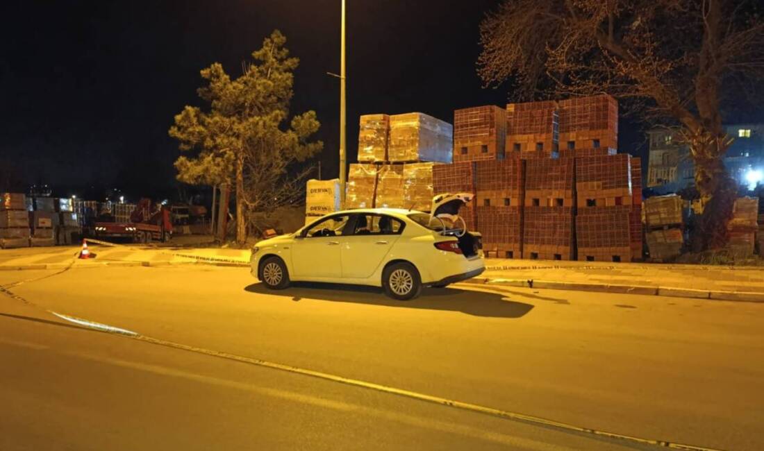 Tekirdağ'ın Saray ilçesinde 25 yaşındaki M.L., kiralık aracıyla geldiği mezbaha