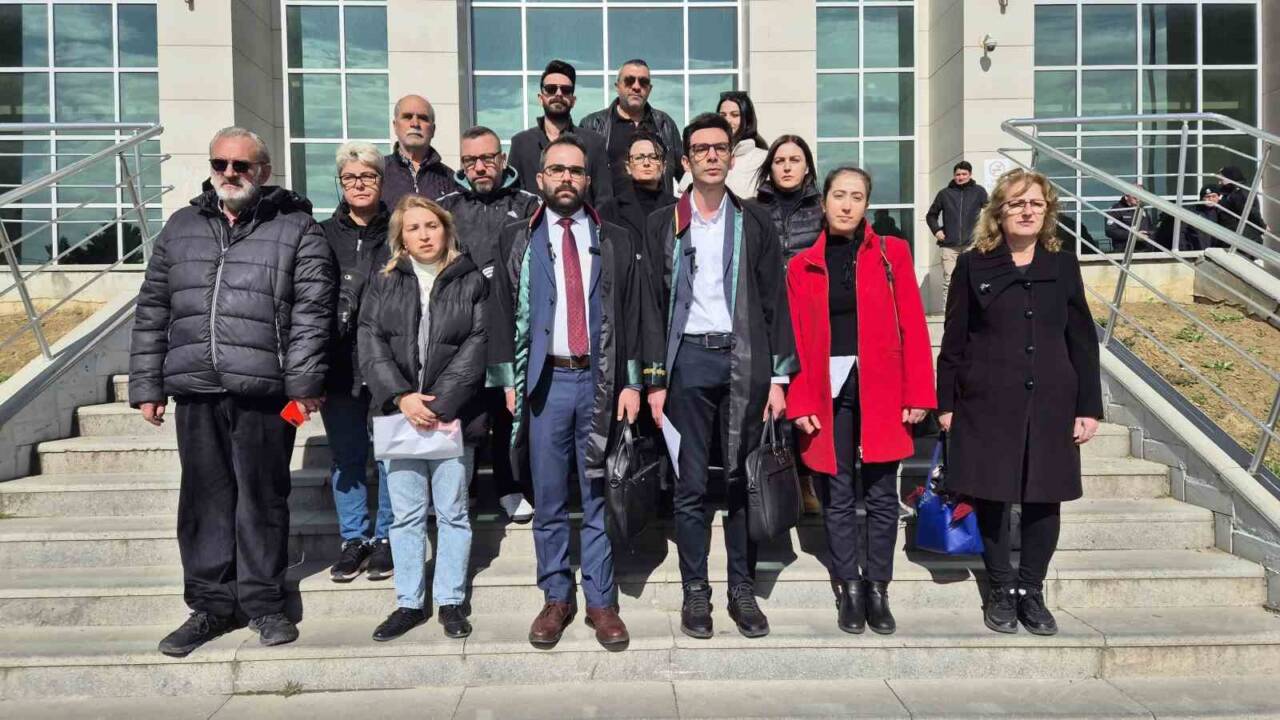 Tekirdağ'ın Süleymanpaşa ilçesinde Eren Uzuner, platonik aşık olduğu Fatma Özdemir'i